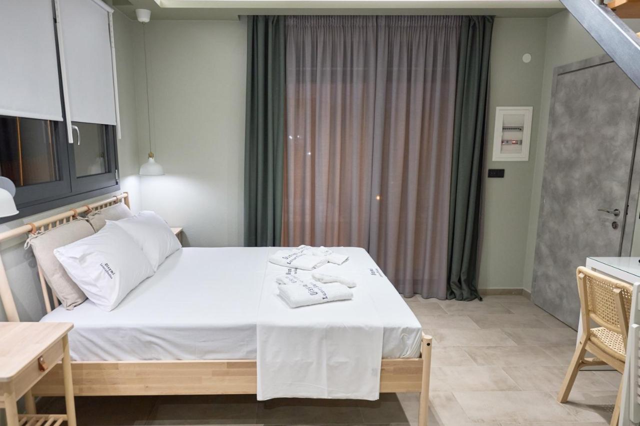 Oisymi Luxury Studios Néa Péramos Bagian luar foto