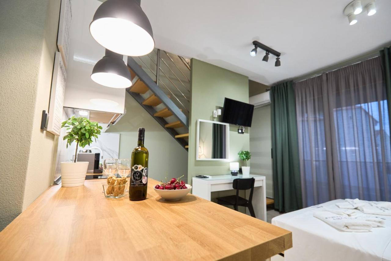 Oisymi Luxury Studios Néa Péramos Bagian luar foto