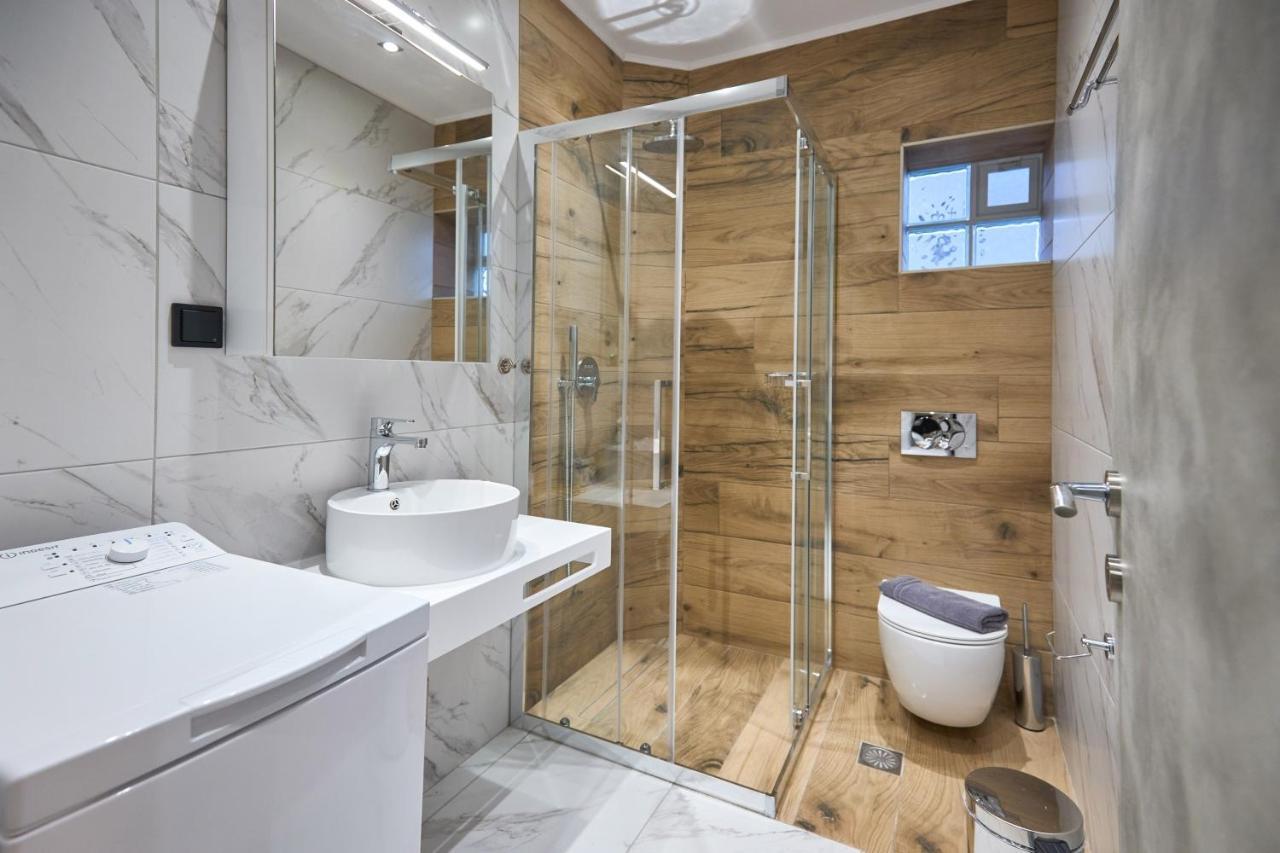 Oisymi Luxury Studios Néa Péramos Bagian luar foto