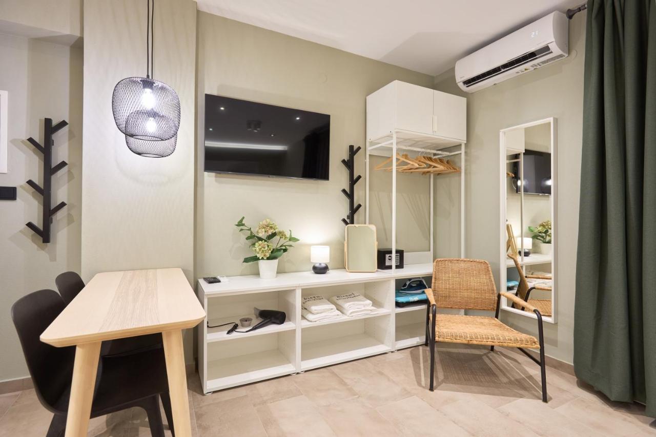 Oisymi Luxury Studios Néa Péramos Bagian luar foto