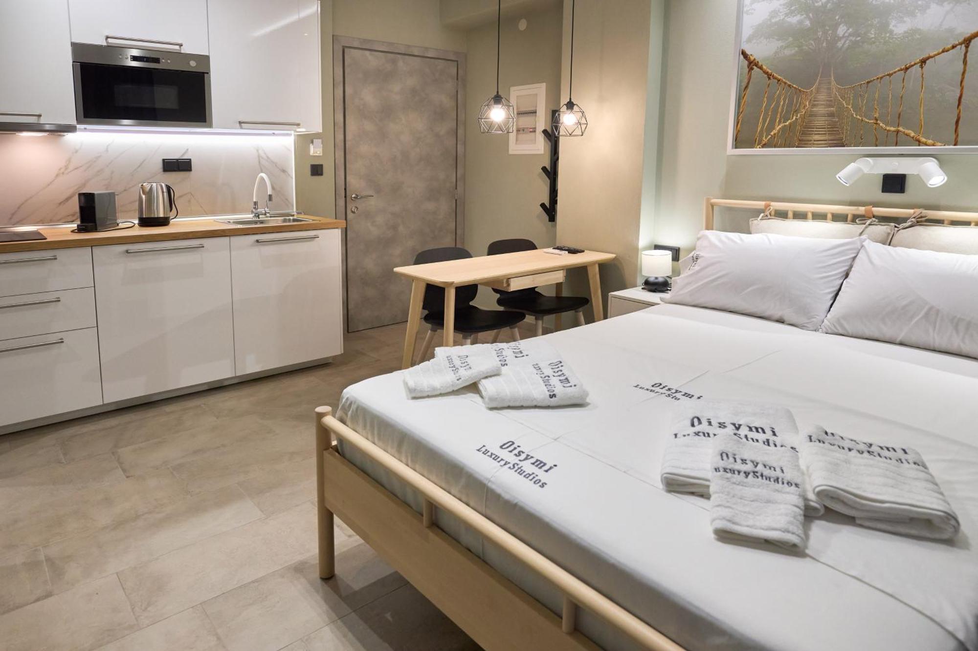 Oisymi Luxury Studios Néa Péramos Bagian luar foto
